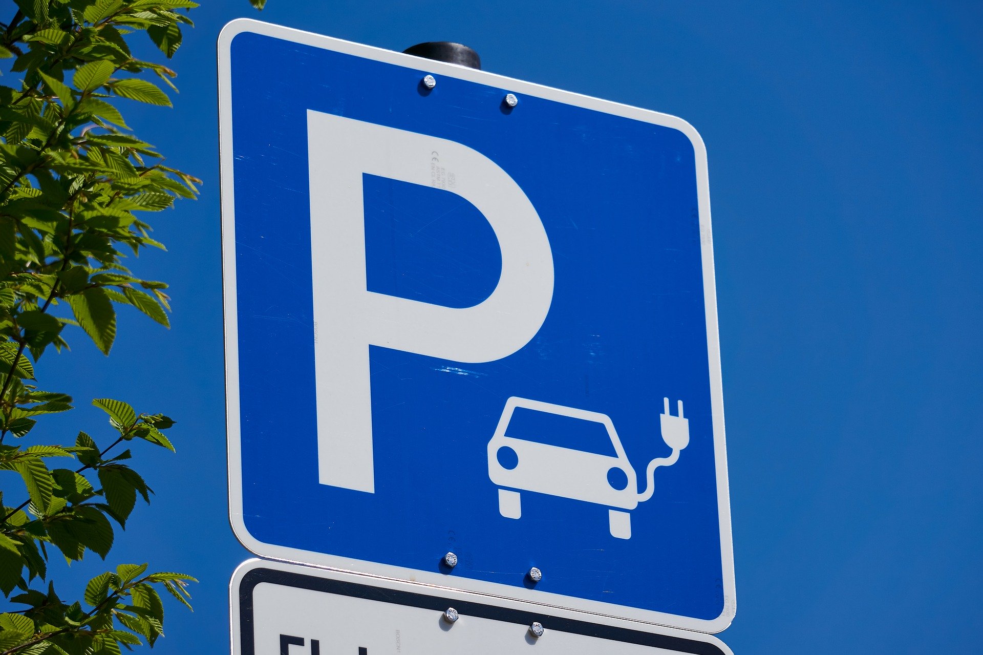 Symbolbild E-Mobilität Parken